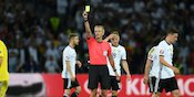 Berpesta di Batam dengan Perempuan Lain, Wasit Premier League ini Bakal Kena 'Kartu Kuning' Berpesta di Batam dengan Perempuan Lain, Wasit Premier League ini Bakal Kena 'Kartu Kuning'