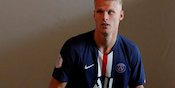 Bukan De Ligt, PSG Dapatkan Bek Muda Ajax Amsterdam Ini
