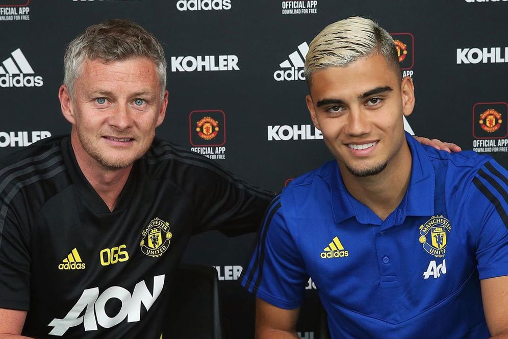 Solskjaer Indikasikan Andreas Pereira Lebih Banyak Terlibat di Skuat MU Musim Depan Solskjaer Indikasikan Andreas Pereira Lebih Banyak Terlibat di Skuat MU Musim Depan