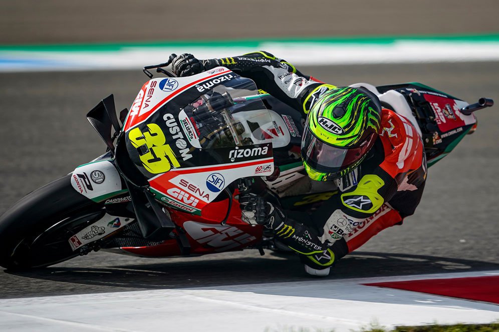 Cal Crutchlow Mendadak Cedera Lutut, Coba Balapan di Jerman Cal Crutchlow Mendadak Cedera Lutut, Coba Balapan di Jerman
