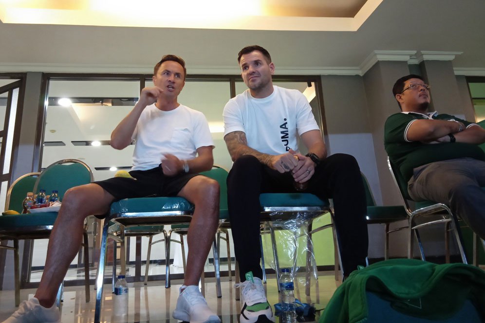 Cetak Gol ke Gawang Tim Inggris, Dennis Wise Puji Pemain Garuda Select Cetak Gol ke Gawang Tim Inggris, Dennis Wise Puji Pemain Garuda Select