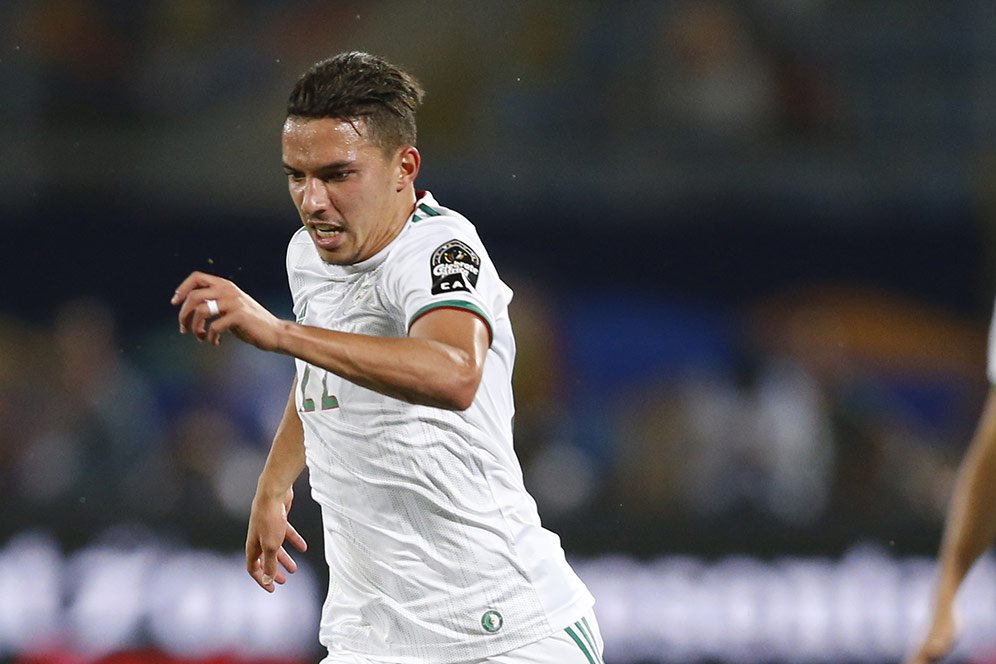 Ismael Bennacer Sudah Tiba di Milan dan Jalani Tes Medis Ismael Bennacer Sudah Tiba di Milan dan Jalani Tes Medis