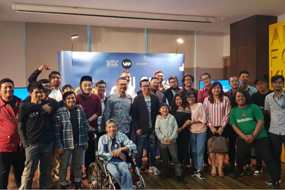 Video: Persija dan AC Milan Jadi Klub Favorit Komika JICOMFEST 2019, Bintang Emon Video: Persija dan AC Milan Jadi Klub Favorit Komika JICOMFEST 2019, Bintang Emon