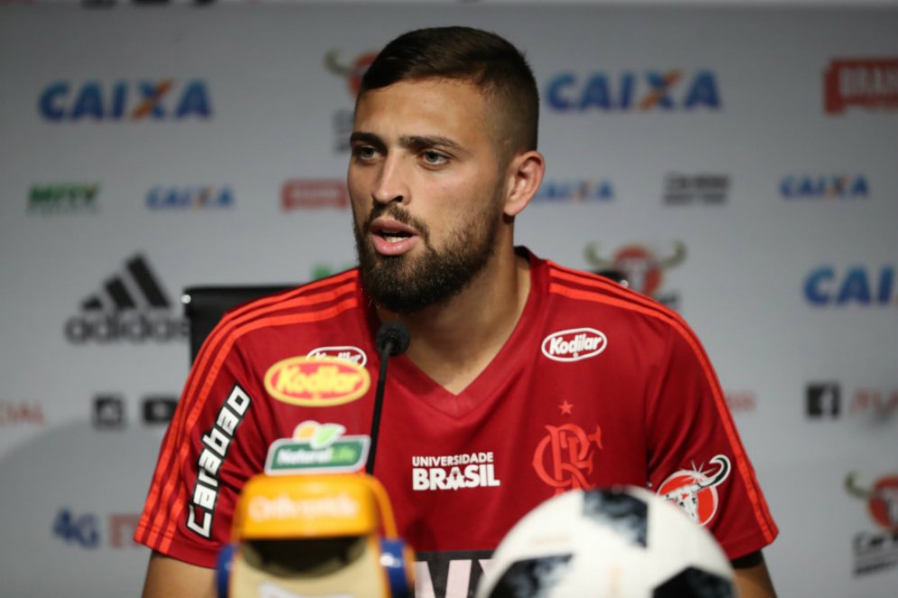 AC Milan Kunci Transfer Leo Duarte? AC Milan Kunci Transfer Leo Duarte?