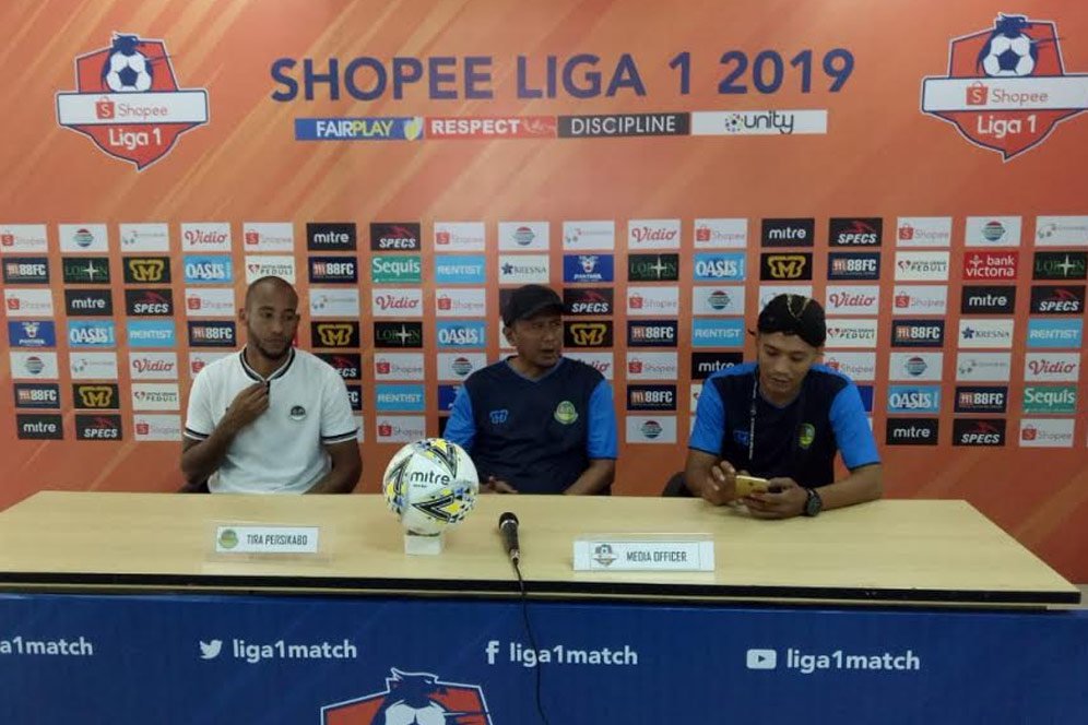 Rahmad Darmawan Kenang Kebersamaan dengan Persija Rahmad Darmawan Kenang Kebersamaan dengan Persija