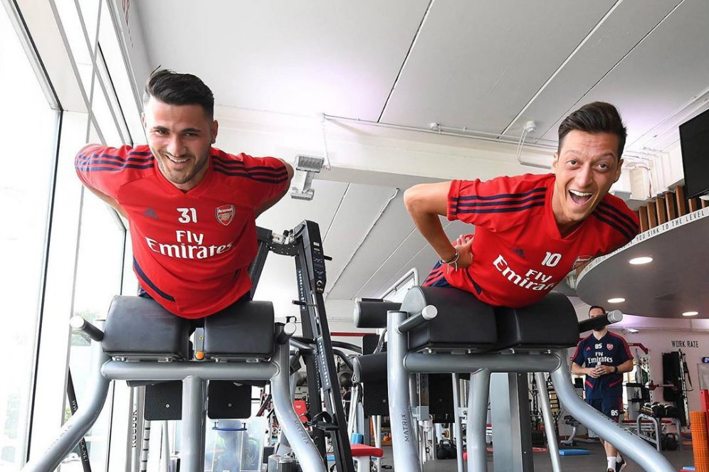 Bromance! Arsenal Bakal Satukan Sead Kolasinac dan Mesut Ozil Lagi Bromance! Arsenal Bakal Satukan Sead Kolasinac dan Mesut Ozil Lagi