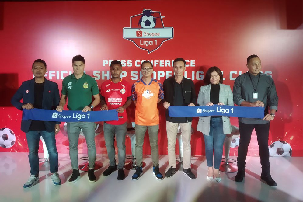 Bhayangkara FC Siapkan Jersey untuk Kolektor di Shopee Bhayangkara FC Siapkan Jersey untuk Kolektor di Shopee