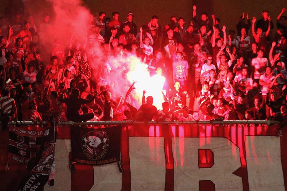 Madura United Dihukum Dua Bulan Tanpa Penonton di Kandang Madura United Dihukum Dua Bulan Tanpa Penonton di Kandang