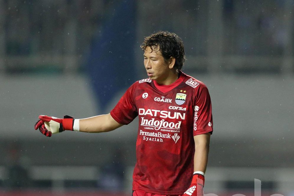 2 Kegiatan Kiper Persib di Masa PPKM Darurat 2 Kegiatan Kiper Persib di Masa PPKM Darurat
