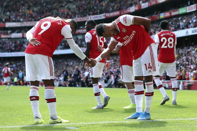 Duet Laca dan Auba Duet Laca dan Auba