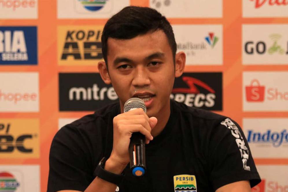Jadi Starter Lawan Borneo FC, Abdul Aziz Siap Balas Kepercayaan dari Pelatih Persib Jadi Starter Lawan Borneo FC, Abdul Aziz Siap Balas Kepercayaan dari Pelatih Persib