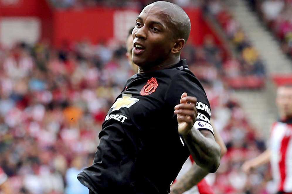Halau Inter Milan, MU Sodorkan Kontrak Baru untuk Ashley Young Halau Inter Milan, MU Sodorkan Kontrak Baru untuk Ashley Young