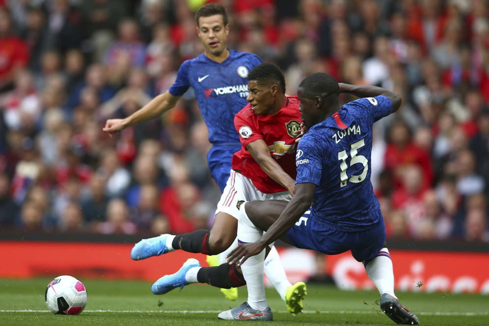 Buat Kesalahan Lawan MU, Kurt Zouma Dapat Peringatan Buat Kesalahan Lawan MU, Kurt Zouma Dapat Peringatan