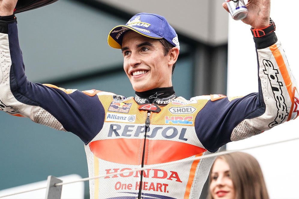 Marc Marquez-Lewis Hamilton Siap Saling Tantang di Lintasan Balap Marc Marquez-Lewis Hamilton Siap Saling Tantang di Lintasan Balap