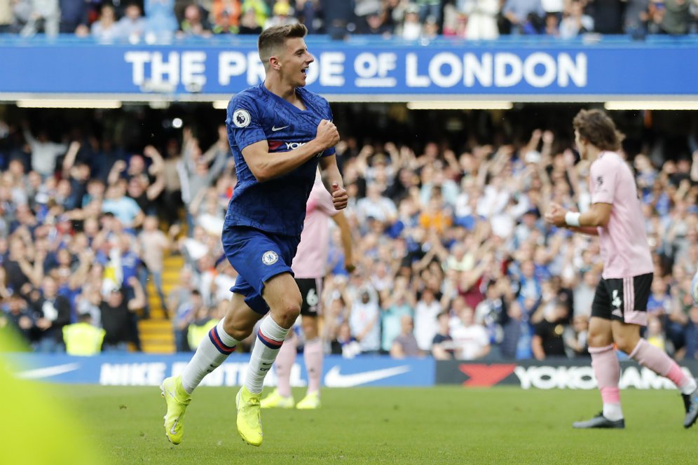 Mason Mount Diprediksi Bakal Seperti Beckham dan Gerrard Mason Mount Diprediksi Bakal Seperti Beckham dan Gerrard