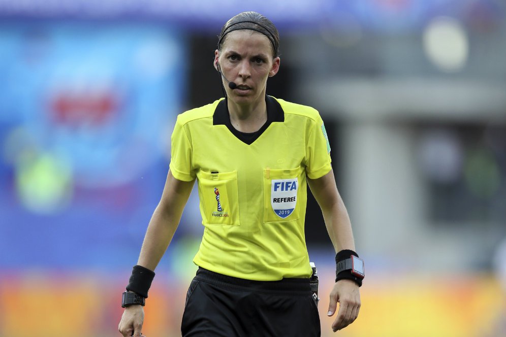 Duel Liverpool vs Chelsea di UEFA Super Cup Dipimpin Wasit Perempuan Duel Liverpool vs Chelsea di UEFA Super Cup Dipimpin Wasit Perempuan
