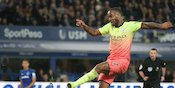Sejak Awal, Sterling Tahu Bakal Jadi Centurion Hari Ini Sejak Awal, Sterling Tahu Bakal Jadi Centurion Hari Ini