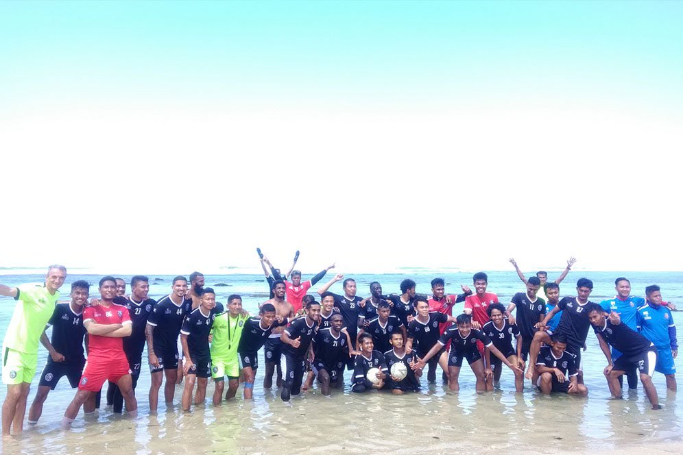 Genjot Kondisi Fisik, Arema Akan Kembali Berlatih di Pantai Balekambang Genjot Kondisi Fisik, Arema Akan Kembali Berlatih di Pantai Balekambang