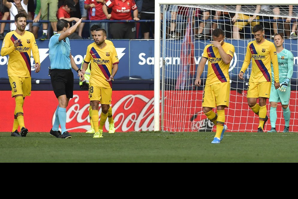 Skuad Sudah Kuat, Barcelona Hanya Mencari Bek Kanan Baru