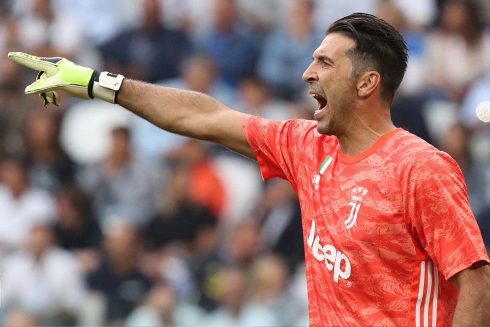 Klaim Agen: Buffon Sanggup Main Sampai Usia 44 Tahun Klaim Agen: Buffon Sanggup Main Sampai Usia 44 Tahun