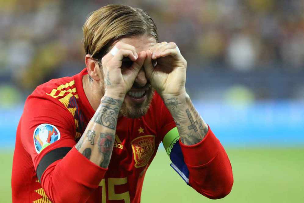 Resiko Bek Tengah, Sergio Ramos Kurang Apresiasi dari Fans Resiko Bek Tengah, Sergio Ramos Kurang Apresiasi dari Fans