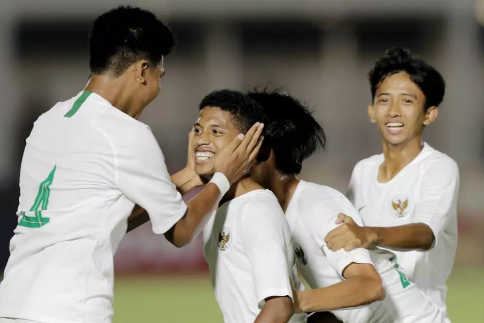 Timnas Indonesia U-16 Gugup Ditonton Ribuan Orang ketika Membantai Filipina Timnas Indonesia U-16 Gugup Ditonton Ribuan Orang ketika Membantai Filipina
