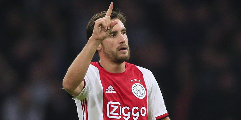 Bek kiri andalan Ajax Amsterdam, Nicolas Tagliafico. (c) AP Photo