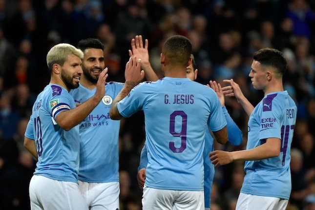 Jarak Rapat Liverpool dan Manchester City Jarak Rapat Liverpool dan Manchester City