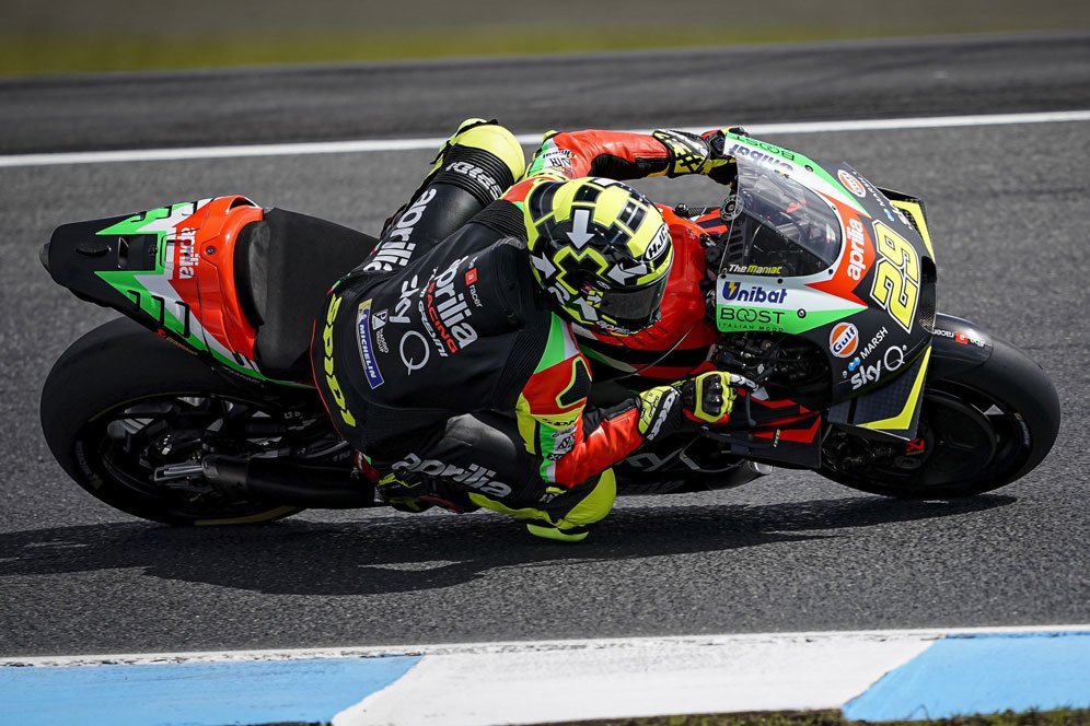 Andrea Iannone Bangga Bawa Aprilia Pimpin Balapan MotoGP Andrea Iannone Bangga Bawa Aprilia Pimpin Balapan MotoGP