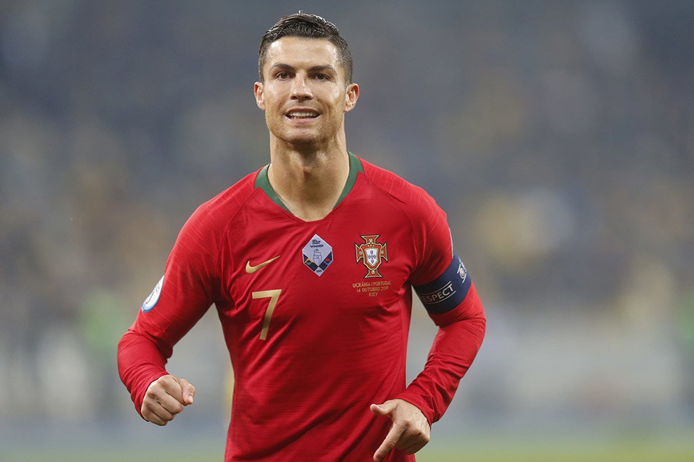 Tua-tua Keladi, Cristiano Ronaldo Bukukan Gol ke-700! Tua-tua Keladi, Cristiano Ronaldo Bukukan Gol ke-700!