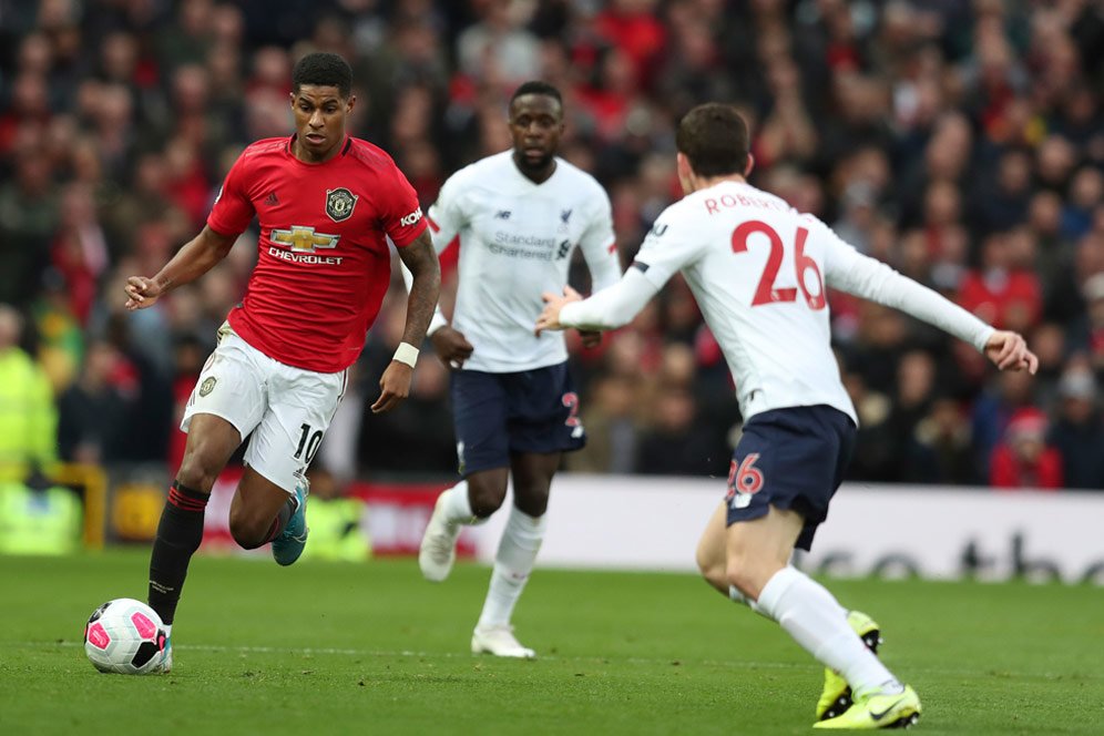 Oknum Suporter Diduga Melakukan Pelecehan Rasial, Sikap MU Didukung Liverpool Oknum Suporter Diduga Melakukan Pelecehan Rasial, Sikap MU Didukung Liverpool