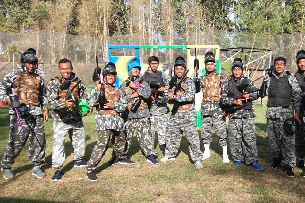 Hilangkan Kepenatan, Pemain PSS Bermain Paintball Hilangkan Kepenatan, Pemain PSS Bermain Paintball