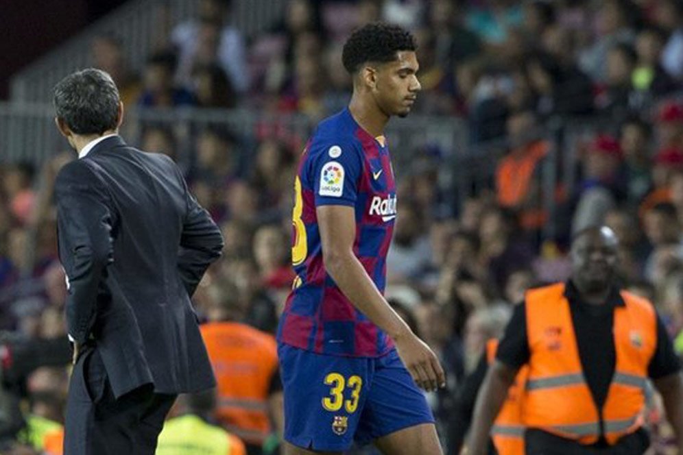 Debut Horor Ronald Araujo di Barcelona: 1 Sentuhan, 1 Kartu Merah Debut Horor Ronald Araujo di Barcelona: 1 Sentuhan, 1 Kartu Merah