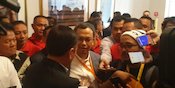 Jelang Pembukaan Kongres PSSI, Iwan Bule dan Vijaya Fitriyasa Bersitegang Jelang Pembukaan Kongres PSSI, Iwan Bule dan Vijaya Fitriyasa Bersitegang