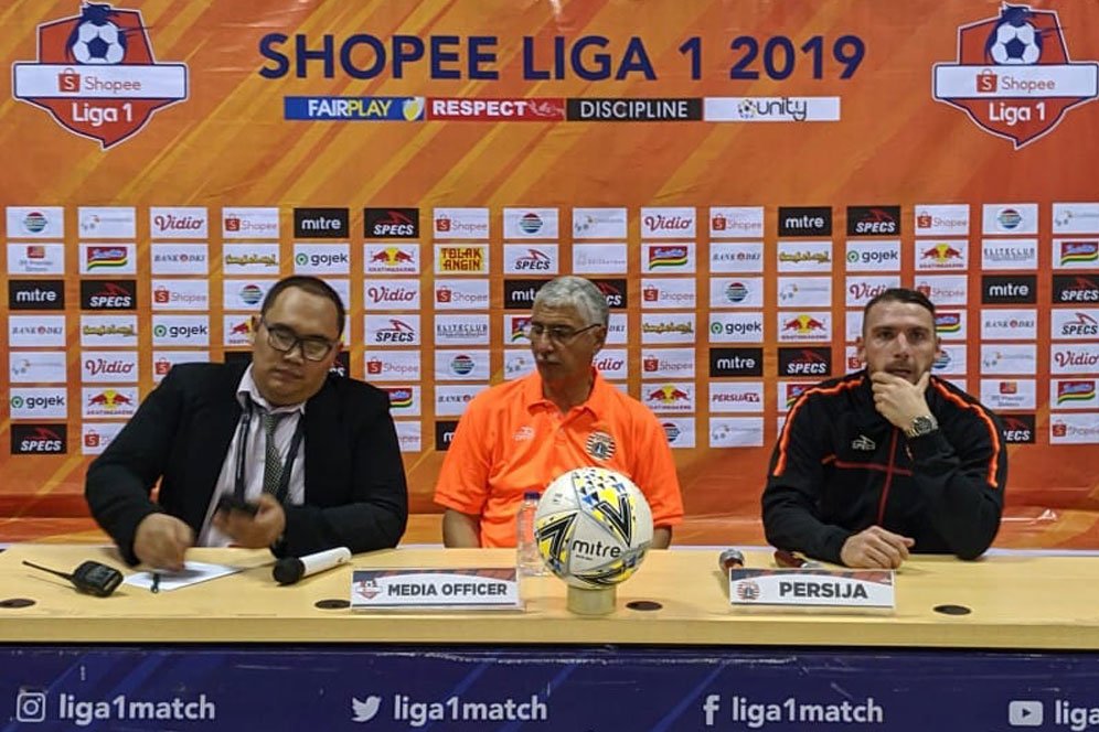 Edson Tavares Angkat Topi dengan 4 Gol Marko Simic Edson Tavares Angkat Topi dengan 4 Gol Marko Simic