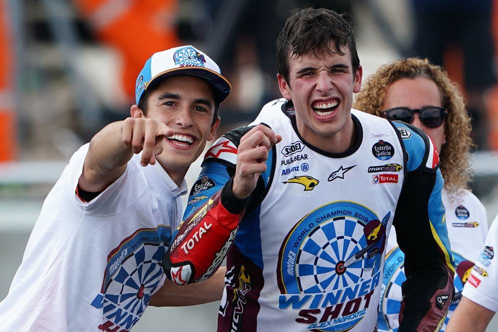 10 Pebalap Kakak Beradik Ternama di MotoGP 10 Pebalap Kakak Beradik Ternama di MotoGP