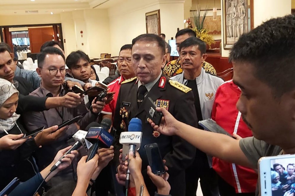 Sudah Dipecat, Simon McMenemy Masih Menangani Timnas Indonesia Lawan Malaysia? Sudah Dipecat, Simon McMenemy Masih Menangani Timnas Indonesia Lawan Malaysia?