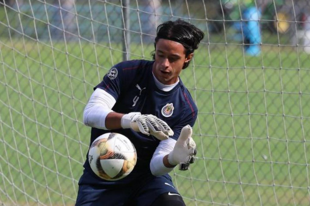 Golazo! Kiper Meksiko ini Jebol Gawang Lawan dari Kotak Penaltinya Sendiri Golazo! Kiper Meksiko ini Jebol Gawang Lawan dari Kotak Penaltinya Sendiri