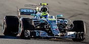 Valentino Rossi Bangga Pernah Uji Coba Bareng Ferrari dan Mercedes Valentino Rossi Bangga Pernah Uji Coba Bareng Ferrari dan Mercedes