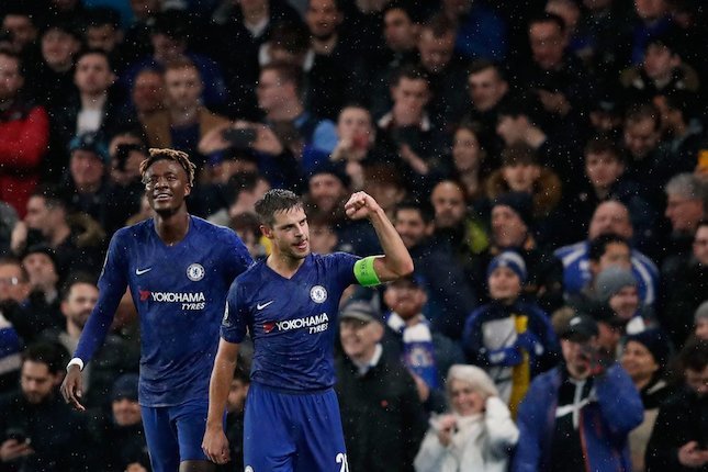 4. Cesar Azpilicueta - 11 Trofi