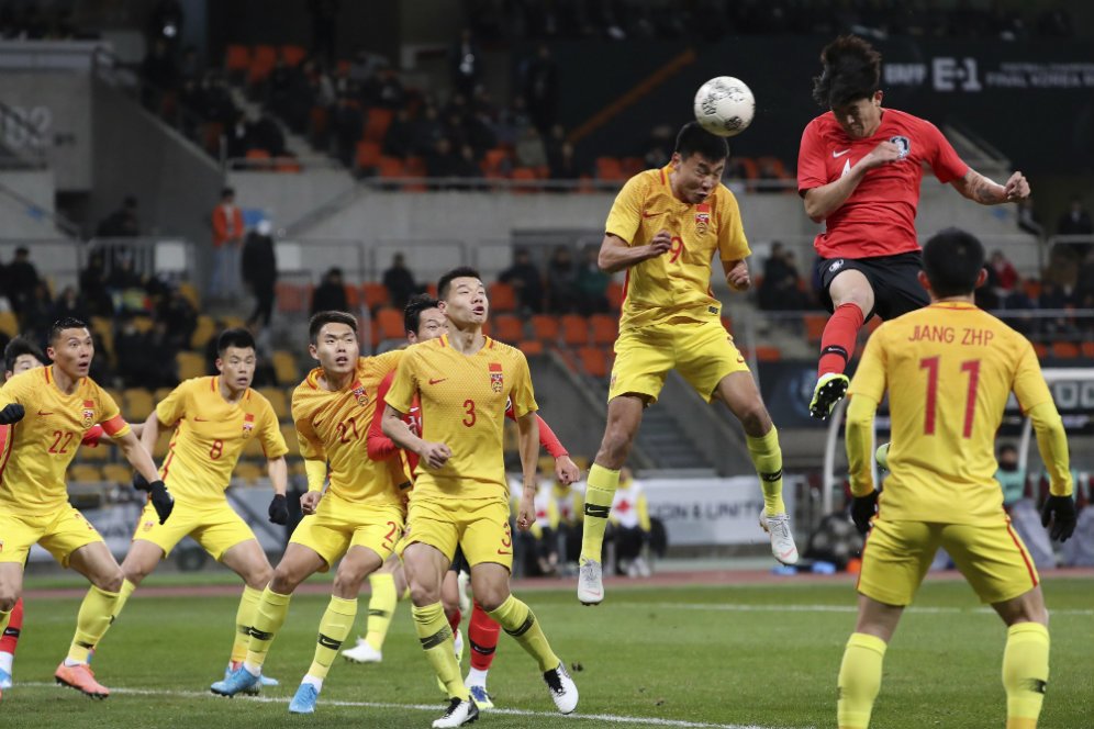 Fans Sepak Bola China Hujat Jurnalis Ini, Namun Segera Memaafkannya Usai Lihat Fotonya Fans Sepak Bola China Hujat Jurnalis Ini, Namun Segera Memaafkannya Usai Lihat Fotonya