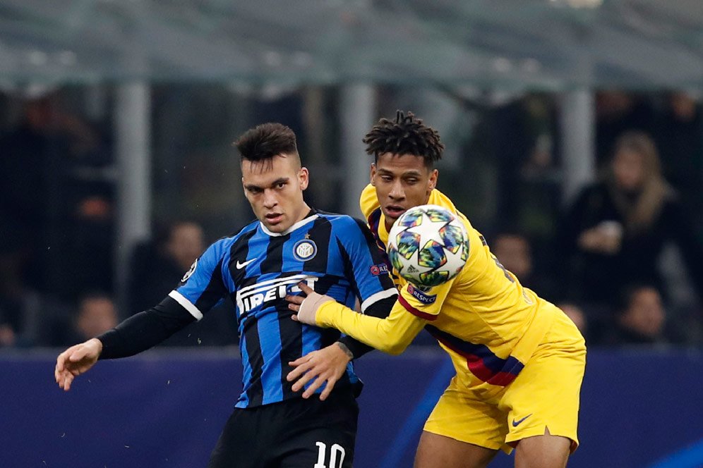 Jalan Bek Muda Barcelona Ini ke AC Milan Semakin Mulus