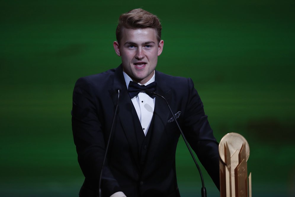 Mino Raiola Sebut Mathijs de Ligt Bisa Tinggalkan Juventus, Mau ke Mana? Mino Raiola Sebut Mathijs de Ligt Bisa Tinggalkan Juventus, Mau ke Mana?
