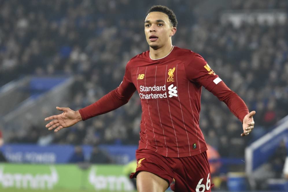 Trent tak Bisa Berhenti Bayangkan Menangi Trofi Premier League Trent tak Bisa Berhenti Bayangkan Menangi Trofi Premier League