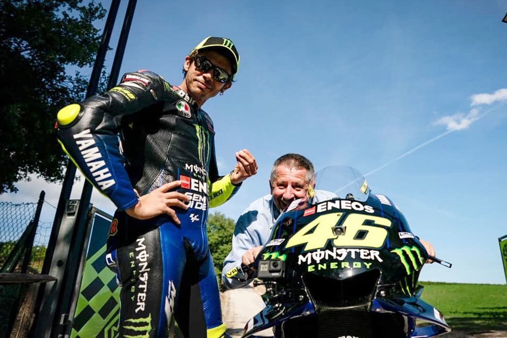 Graziano Rossi Bangga Valentino Rossi Mampu Lampaui Prestasinya di MotoGP Graziano Rossi Bangga Valentino Rossi Mampu Lampaui Prestasinya di MotoGP