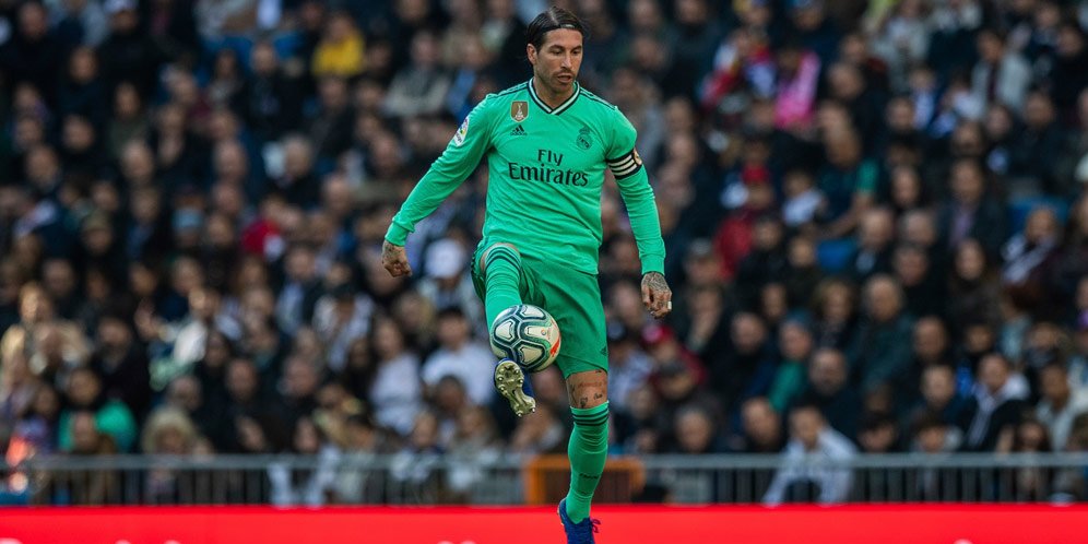 Aksi Sergio Ramos di laga Real Madrid vs Espanyol, Sabtu (7/12/2019) malam. (c) AP Photo