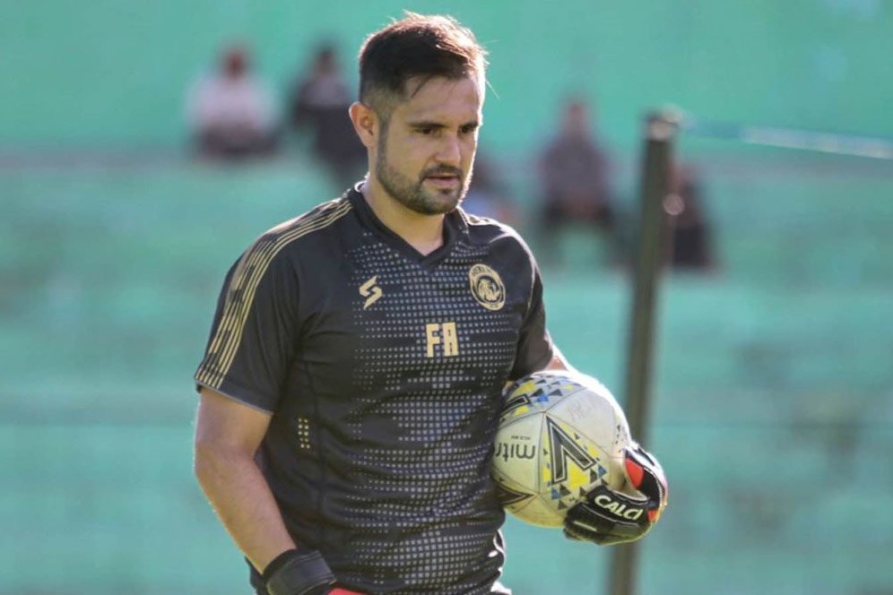 Arema FC Pastikan Tak Akan Cari Kiper Asing Arema FC Pastikan Tak Akan Cari Kiper Asing