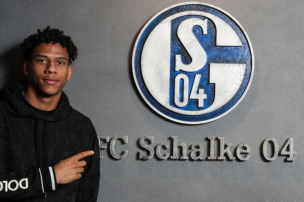 Kalahkan AC Milan, Schalke Resmi Pinjam Jean-Clair Todibo dari Barcelona Kalahkan AC Milan, Schalke Resmi Pinjam Jean-Clair Todibo dari Barcelona