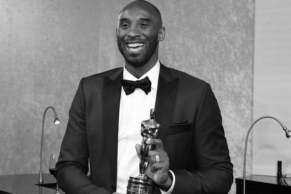 Mengenang Aksi Adu Skill Kobe Bryant dengan Lionel Messi Mengenang Aksi Adu Skill Kobe Bryant dengan Lionel Messi