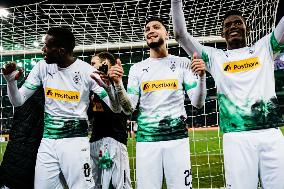 Salut! Pemain Monchengladbach Relakan Gajinya untuk Bantu Klub Akibat Krisis Virus Corona Salut! Pemain Monchengladbach Relakan Gajinya untuk Bantu Klub Akibat Krisis Virus Corona